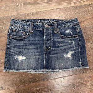 American Eagle Womens Blue Stonewash Mini Denim Skirt Distressed Frayed Hem Sz 2